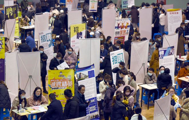 中国工厂与蓝领背后的推手 人力资源服务的隐形引擎